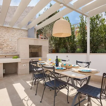 Dolcevita Villa *